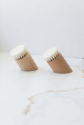 Standing Face Brush
