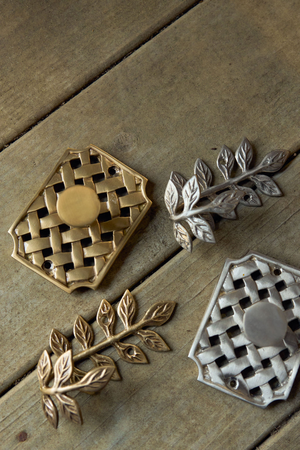 Decorative Entry Lattice Hook