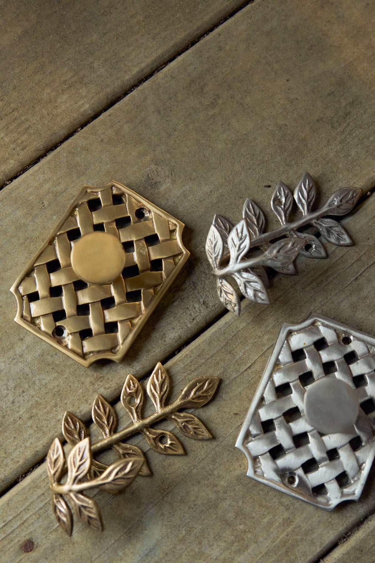 Decorative Entry Lattice Hook
