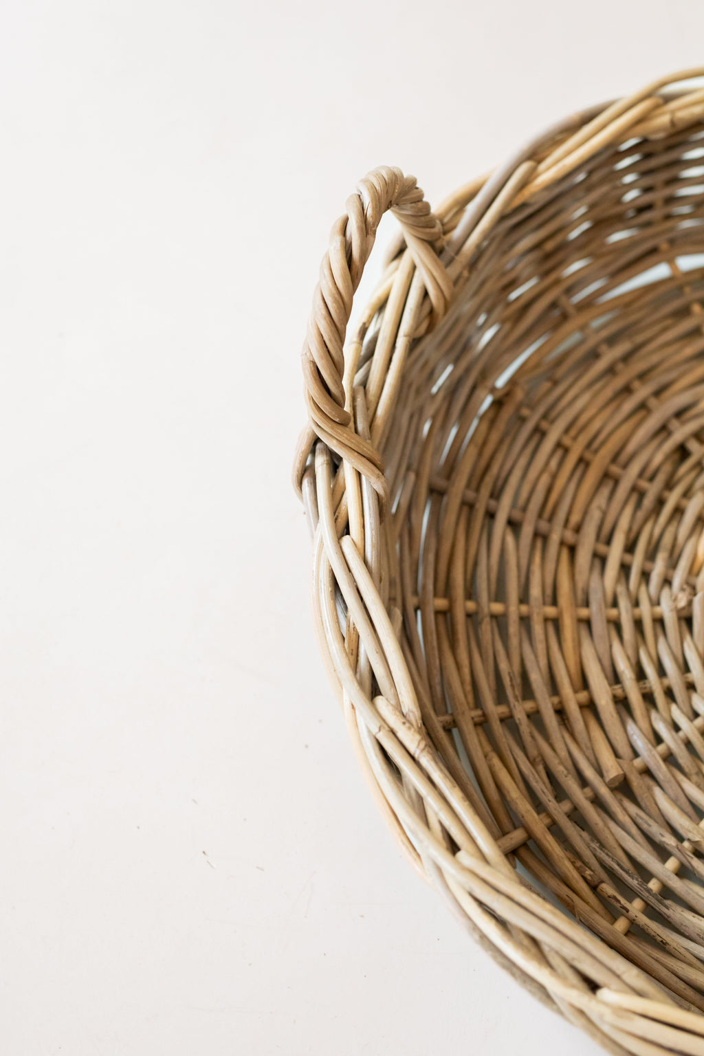 Rattan Round Tray — Kubu Grey